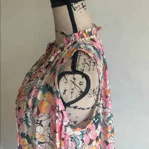 The Korner Floral Sleeveless Ruffle Collar Blouse Size Small NWT thumbnail 7
