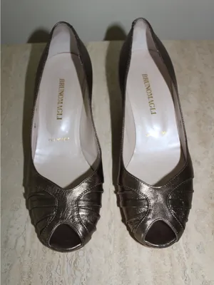 Bruno Magli Metallic Bronze Peep-Toe Kitten Heels Size 8 thumbnail 5