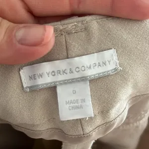 New York & Company Dress pants. In good Condition. Size:0 thumbnail 4