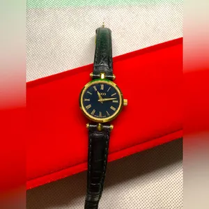 Super CUTE ladies GUCCI SHELLY LINE watch🌹🌹🌹 thumbnail 4