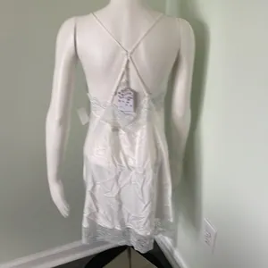 In Bloom By Jonquil Bridal Nightgown NEW thumbnail 6