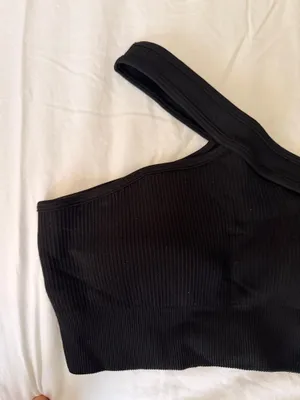 Amazon workout bra/crop top thumbnail 3
