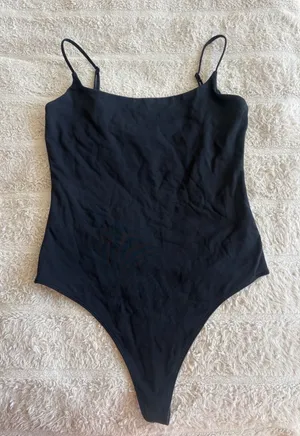 Aritzia Babaton bodysuit size medium thumbnail 1