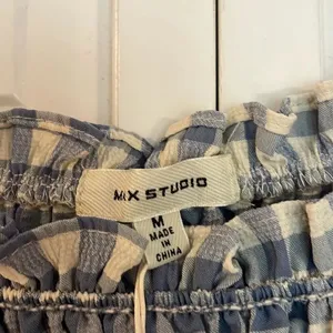 Max Studio NWT blue gingham smocked bust blouse M thumbnail 4