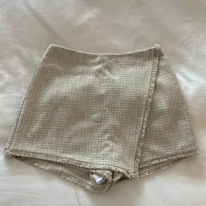 Audrey Skort - Lovers & Friends thumbnail 6