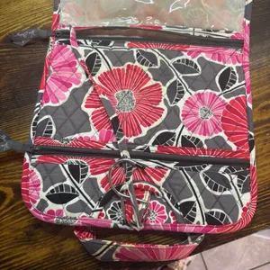 Vera Bradley Travel/Cosmetic Carrier‎ thumbnail 8
