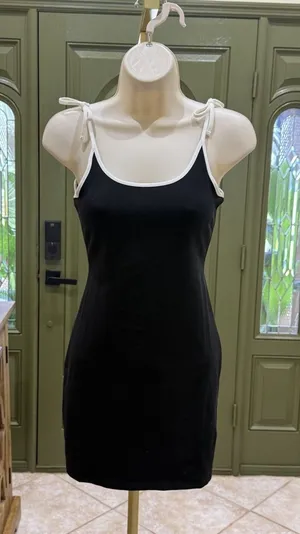 NWT Forever 21 Black Mini Dress – Size Medium (M) thumbnail 1