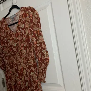 Lark + Grey women’s Floral V-Neck Dress size large thumbnail 4