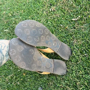 Tory Burch Thora Tan Thong Sandals thumbnail 5