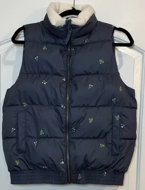 Universal Thread Women’s Navy Blue Floral Puffer Vest thumbnail 1