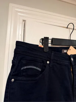 NWT Levi’s 512 Size 18W Short 512 Perfectly Shaping Bootcut Stretch Jeans Black thumbnail 4