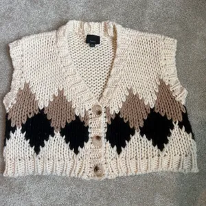 Lumiere Cream V-Neck Cropped Knit Vest with Beige and Black Argyle thumbnail 1