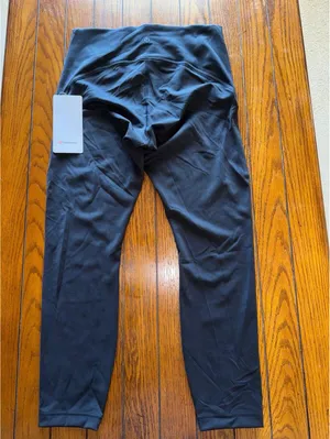 Lululemon Instill High Rise 25” Black Size 10 NWT thumbnail 2