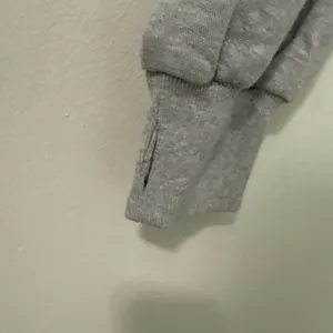 OFFLINE by Aerie Gray Knit Cropped Top Size Large Drawstring Ruched Thumb Holes thumbnail 3