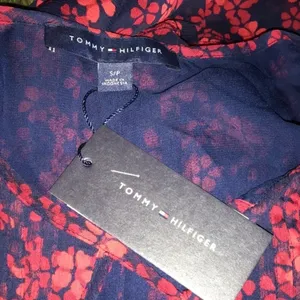 Tommy Hilfiger Pintucked Tie 3/4 Sleeve Floral Top v6x thumbnail 4