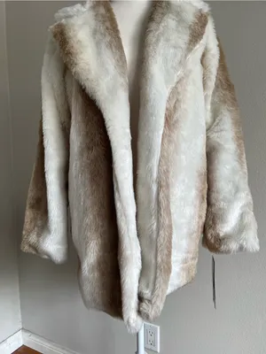 XOXO Two-Tone Faux Fur Coat in Cream & Tan thumbnail 3