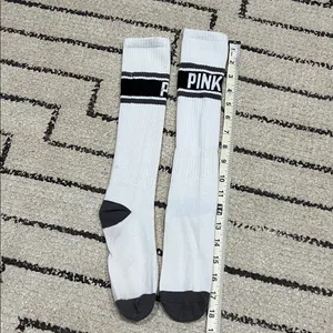 PINK Victoria's Secret women’s White Socks thumbnail 2