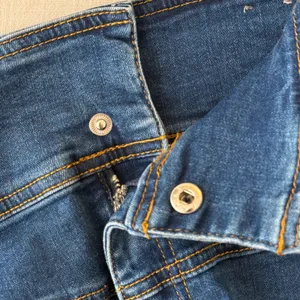 Almost Famous Womens‎ High Rise Denim Shorts Size 13 Blue Medium Wash thumbnail 14