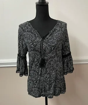 Old Navy Peasant Top thumbnail 1
