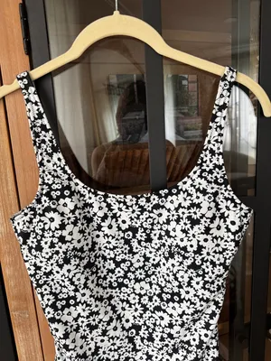 NEW Victoria’s Secret PINK one piece swimsuit scoop back daisy floral print thumbnail 6