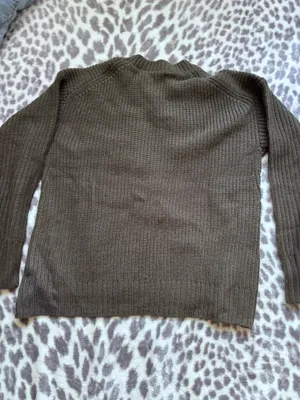 SO Sweater thumbnail 2