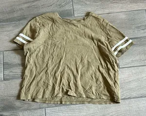 Forever 21 cropped tshirt thumbnail 1