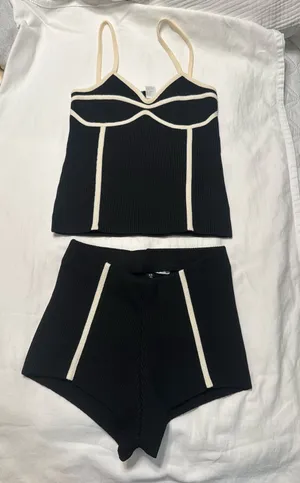 H&M Black and White Contrast Knit Set thumbnail 1