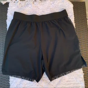 GYMSHARK XL women short thumbnail 7