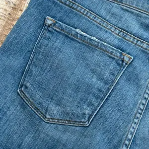 FRAME Denim Le Cutoff Distressed Raw Hem Denim Shorts thumbnail 10