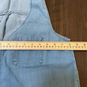 Everly Sleeveless Chambray Tank LightBlue V-Neck Pocket M Minimalist 100% Lyncel thumbnail 2