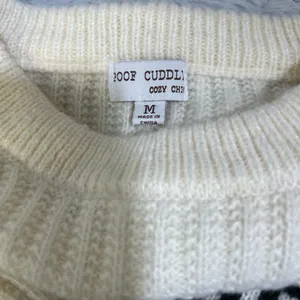 Cream and Black Geometric Pattern Fringed Sweater Size M thumbnail 9