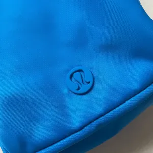 Lululemon Water Bottle Crossbody Bag with Front Pocket 2L - Poolside/Tru… thumbnail 2