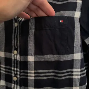 Tommy Hilfiger Blue and White Plaid Button Down Top Size S/P. thumbnail 6