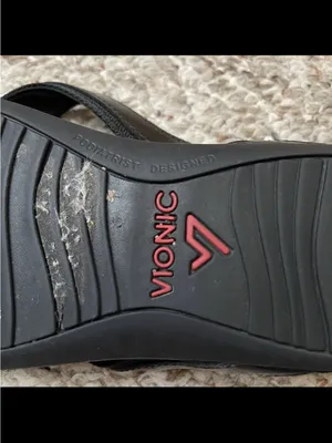 Vionic Men's Black Flip-Flop Sandals thumbnail 3