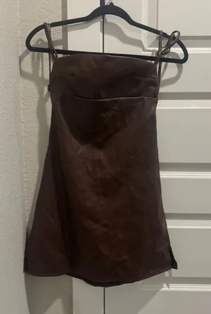 Brown leather top with zipper back Size M thumbnail 1