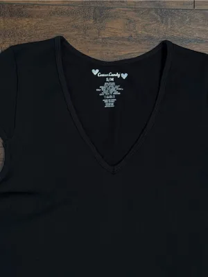 Women’s Black V thumbnail 2