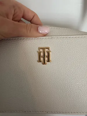 Tommy Hilfiger purse thumbnail 3
