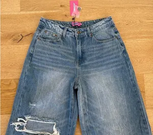 Edikted - Ripped Low Rise Baggy Wide leg Jeans in Blue thumbnail 2