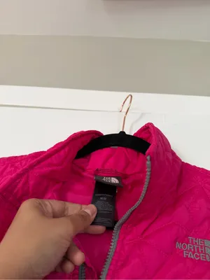 The North Face Fuscia Pink Puffer Vest thumbnail 4