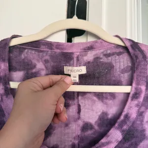 Anthropologie Pilcro Purple‎ Tie Dye Henley Top Andie Soft Casual Long sleeve thumbnail 3