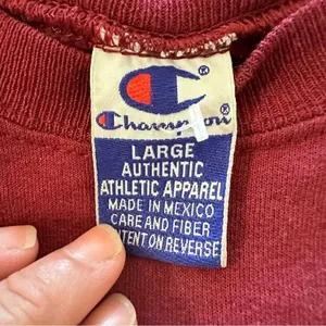 Champion vintage distressed sweatshirt, maroon size large thumbnail 4