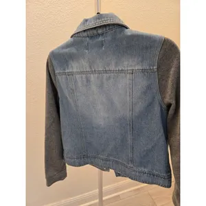 Working Title Denim Jacket Rhinestone Fringe Gray Knit Sleeves Pearl Buttons M thumbnail 6