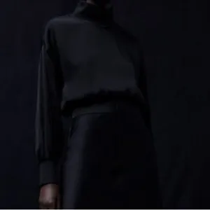 NWT Zara Black Satin Effect Long Sleeve Mock Neck Top Size XS Zipper Turtleneck thumbnail 5