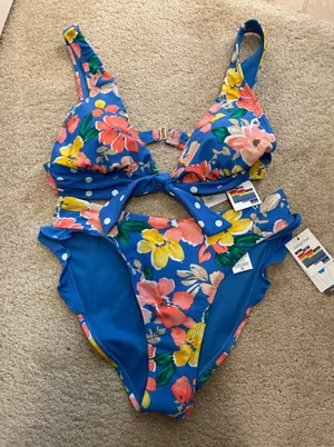 Brand new bikini set thumbnail 1
