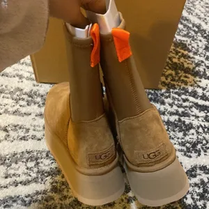 UGG Classic Dipper Stretch Boots thumbnail 5