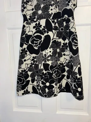 Zara Basic White Black Sleeveless Fit and Flare Dress S Floral Cut Out Back thumbnail 2