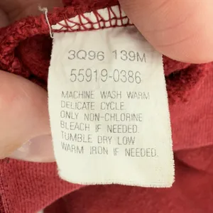 Vintage Levi's‎ Cropped Crew Neck Sweatshirt Red Women L Made in Saipan USA Logo thumbnail 7