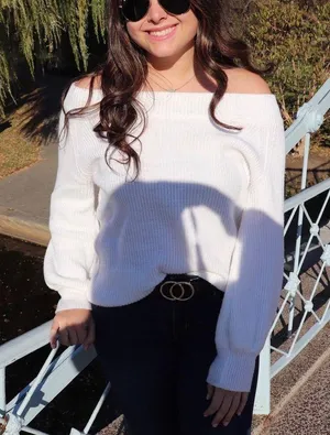 White Sweater Size M thumbnail 2