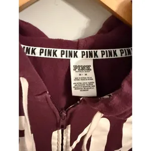 PINK Victoria's Secret Hoodie Women Medium Maroon‎ Full Zip Graphic Sweatshirt thumbnail 3
