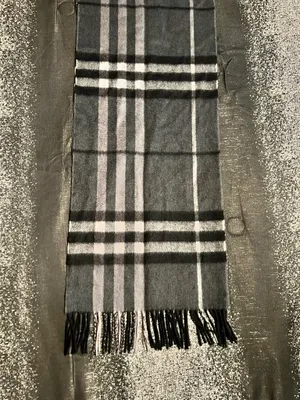 Burberry 100% Cashmere Grey/Black Classic Check Plaid Fringe Unisex Scarf thumbnail 4